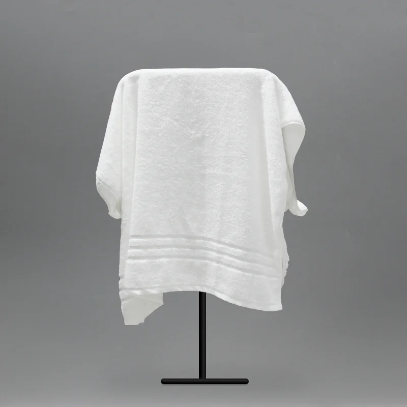 Luxury White Washable Embroidered Logo Solid Color Disposable Compressed Quick-dry Hotel Towel 80 X 180 Cm 600-800gsm