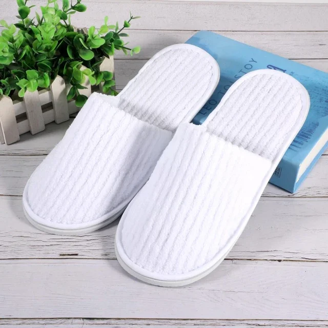 Personalized White Indoor Hotel Slippers Closed-toe Spa-washable Napped Fabric Quiet & Comfortable For Guests