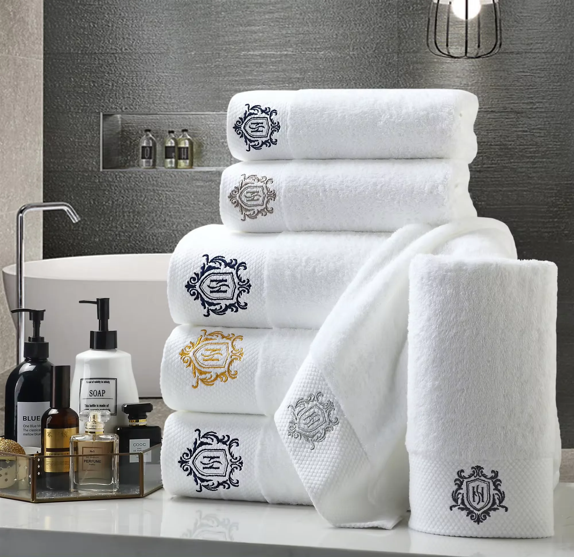 Serviettes de bain de luxe en pur coton éponge personnalisées, couleur unie blanche, serviettes d'hôtel avec logo brodé, ensembles de serviettes jetables tricotés