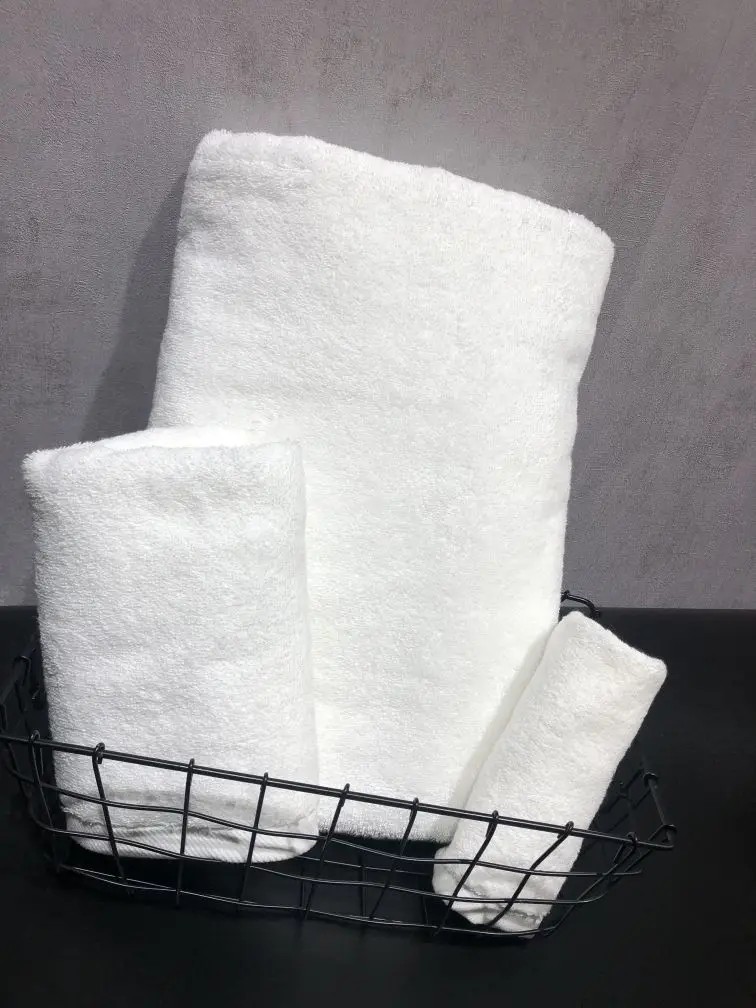 Hot Sale High Quality 32 Embroidered Hotel Towels Quick-dry And Disposable Solid Color For Luxury Hotels At Competitive Price