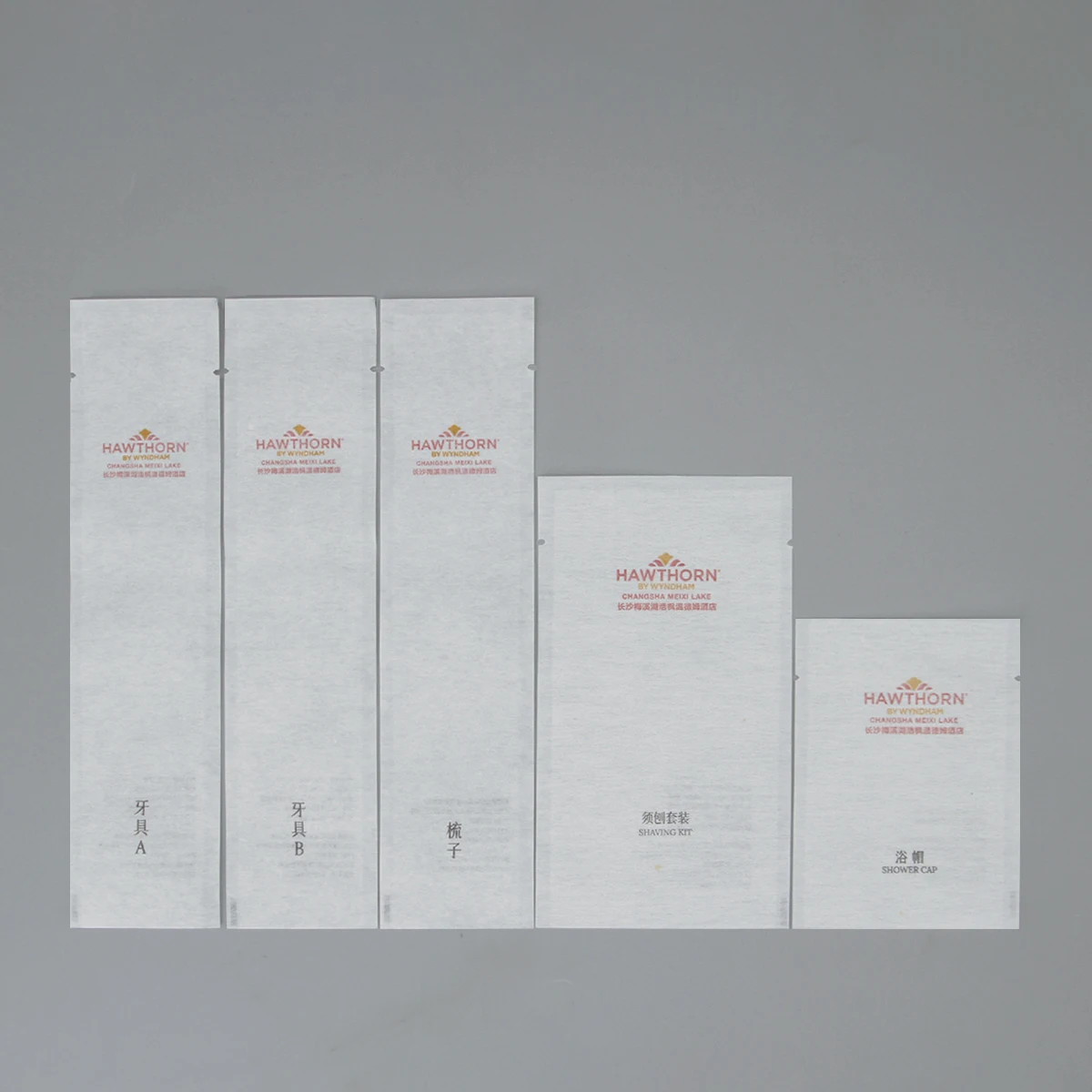 Custom Luxury Eco-friendly Biodegradable Craft Paper Packaged Hotel & Resort Dry Amenities Kit Shaving Dental Vanity Sewing
