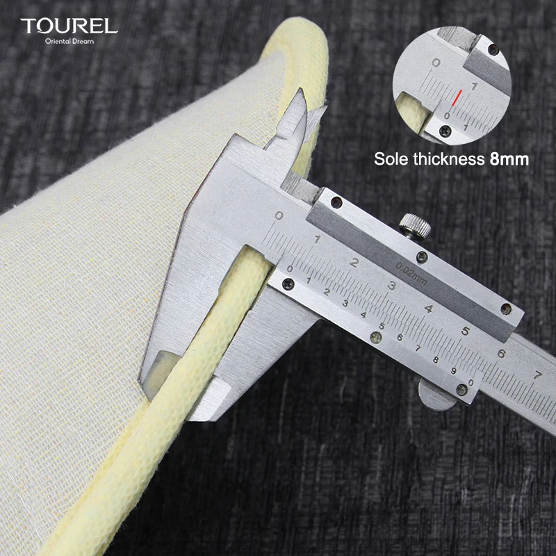 Comfortable Disposable Indoor Hotel Slippers Closed-toe Spa Slippers For Guests' Travel Soft Amenities