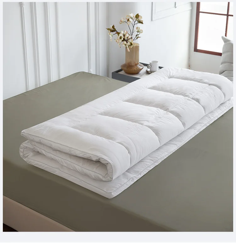 High Density Foam Queen Mattress Topper Washable And Memory Feature For Hotels And Home Use