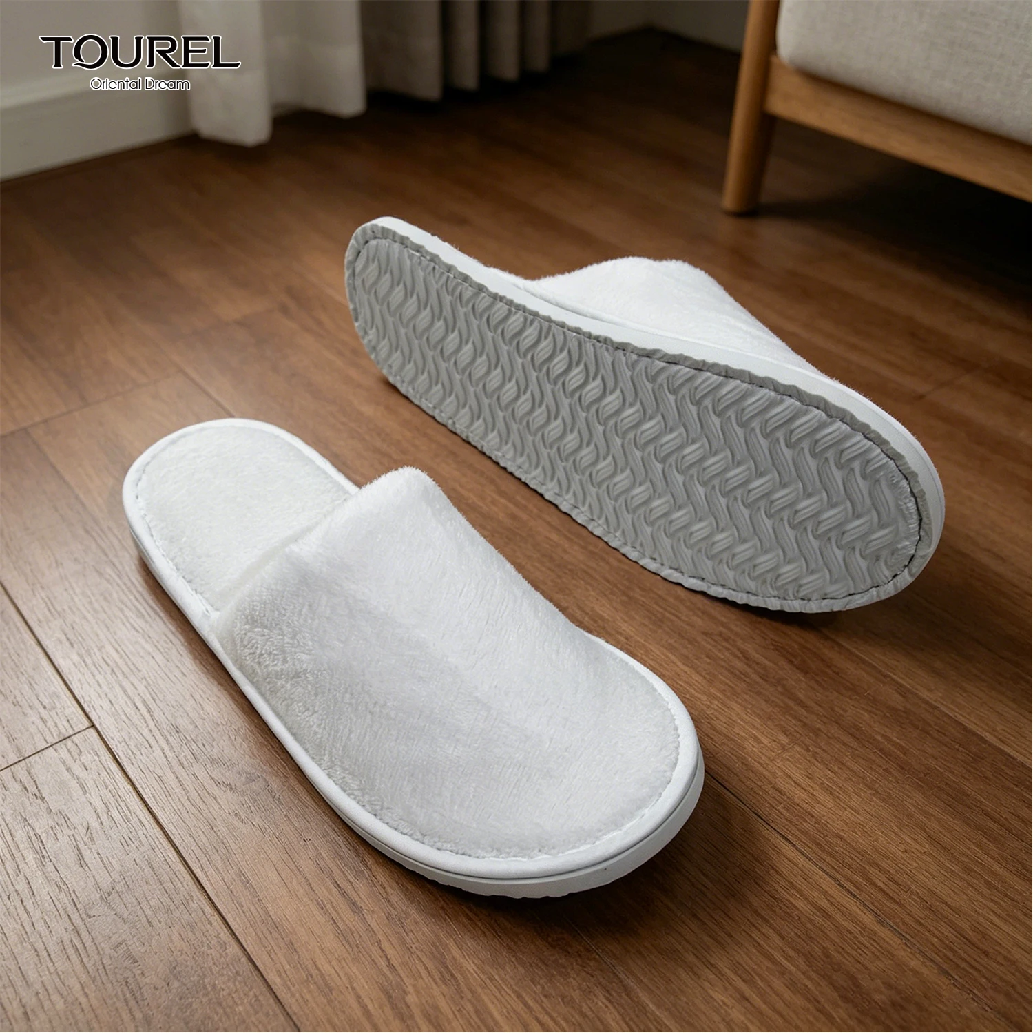 Luxury Soft Comfortable Closed Toe Guest Slippers Custom Logo Hotel Amenities Disposable Coral Fleece Slippers For 5 Star Hotel