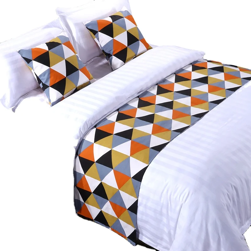 Modern Hotel Quality Five Stars Queen Bed Runner High Quality Square Striped Bed Scarf Made From Polyester Filling